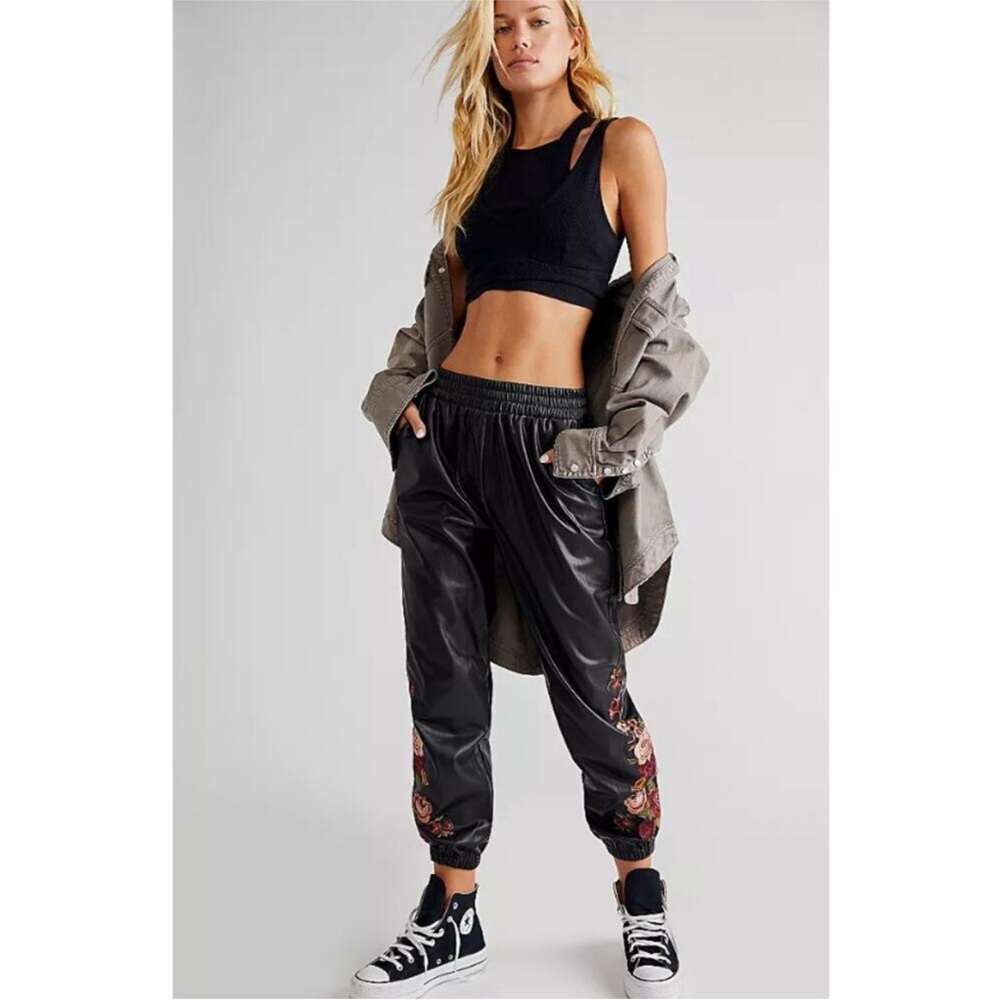 Driftwood emma black vegan leather floral embroidered joggers‎ size medium new